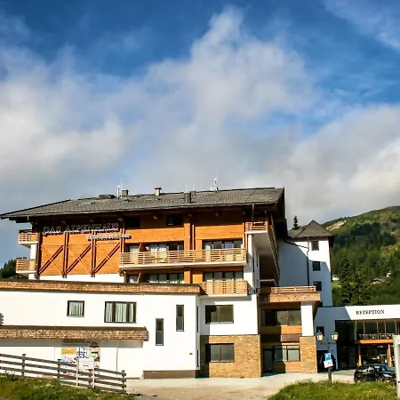 Das Alpenhaus Katschberg 1640.2 *